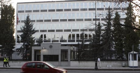 Посольство США в Польше открывает много мест