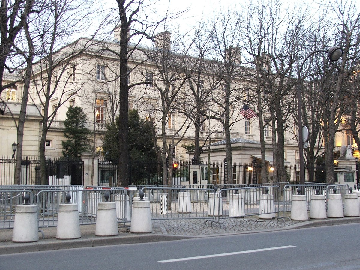 посольство россии в париже